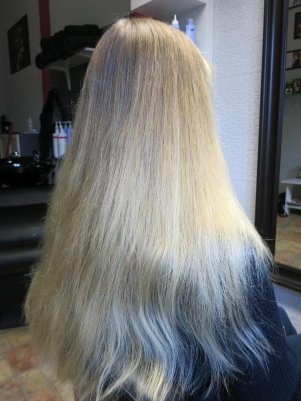 Před: Sjednocení blond barvy.